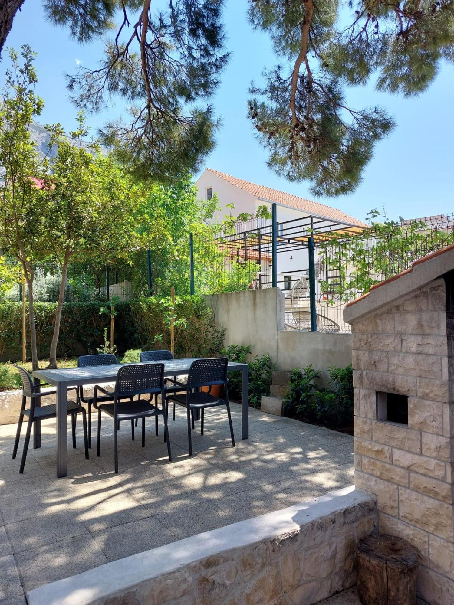 17 Pines Appartement Makarska Buitenkant foto