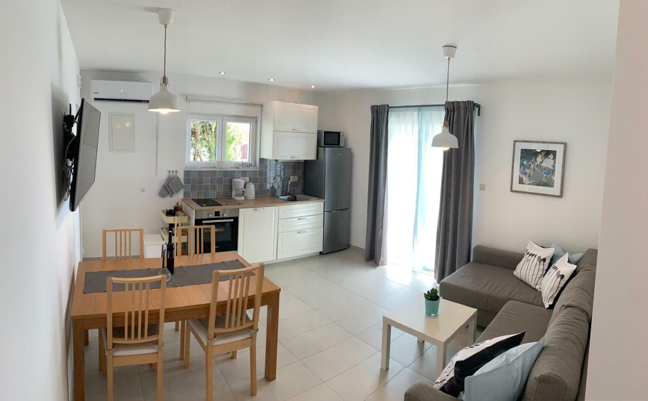 17 Pines Appartement Makarska Buitenkant foto
