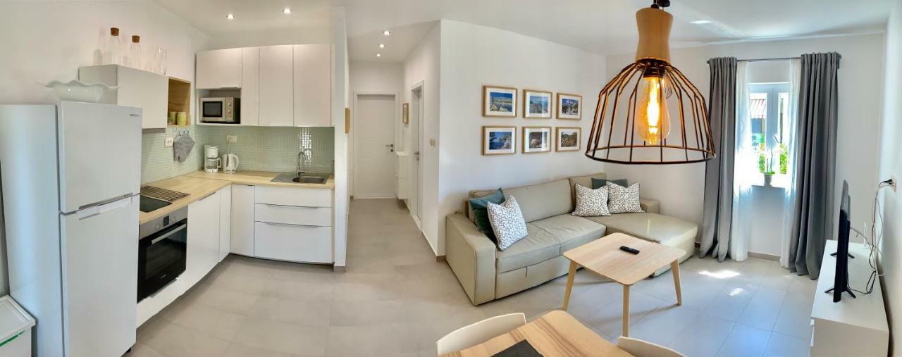 17 Pines Appartement Makarska Buitenkant foto