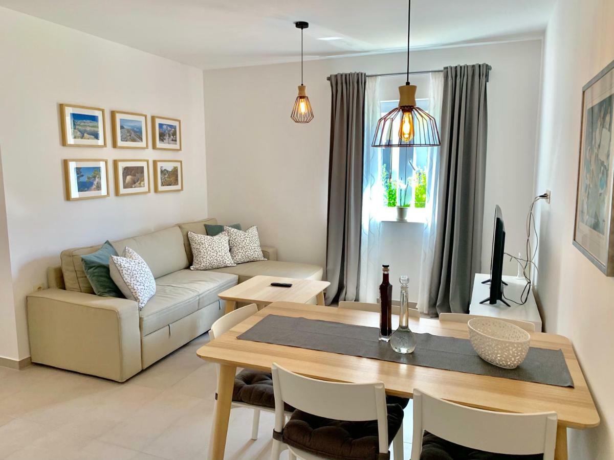 17 Pines Appartement Makarska Buitenkant foto